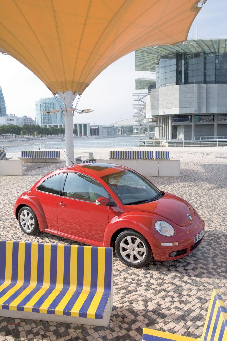  Volkswagen New Beetle 2006 года  (фото 23 из 47)